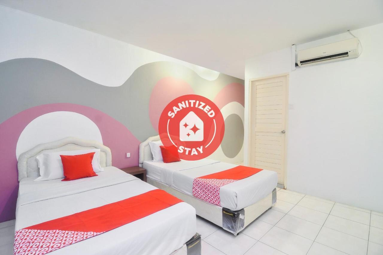 Oyo 44034 Furama Lodging House Kuching Eksteriør billede