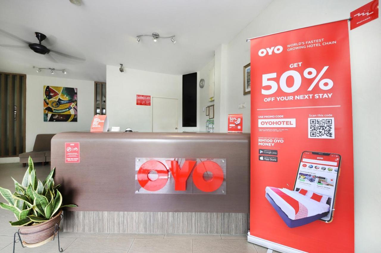 Oyo 44034 Furama Lodging House Kuching Eksteriør billede