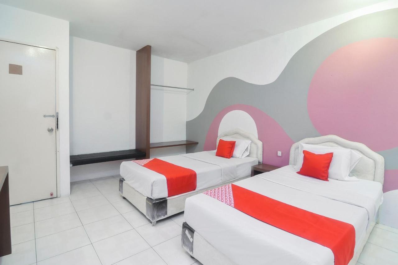Oyo 44034 Furama Lodging House Kuching Eksteriør billede