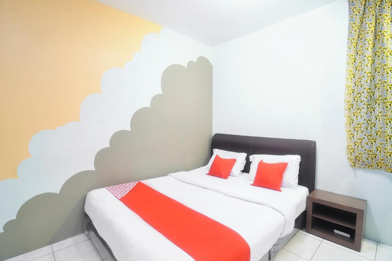 Oyo 44034 Furama Lodging House Kuching Eksteriør billede