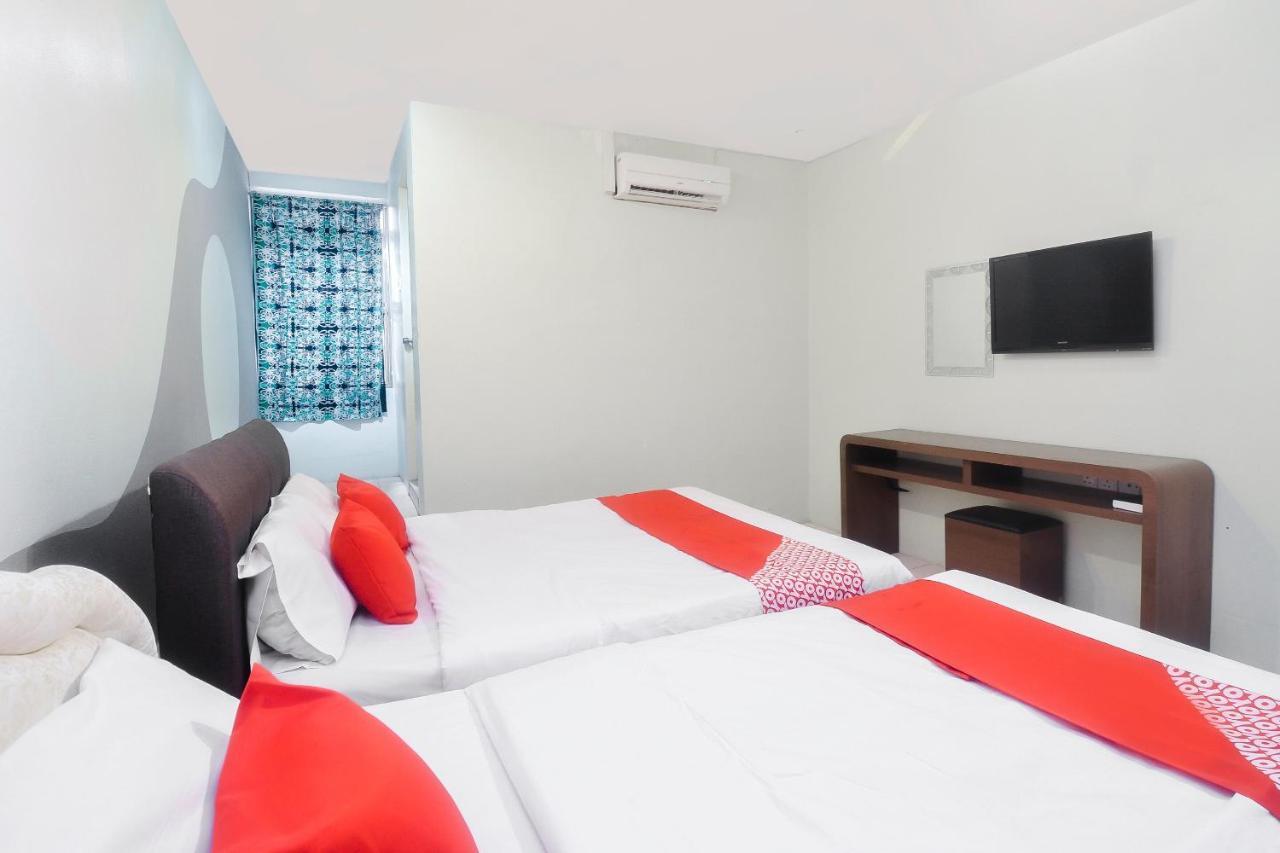 Oyo 44034 Furama Lodging House Kuching Eksteriør billede