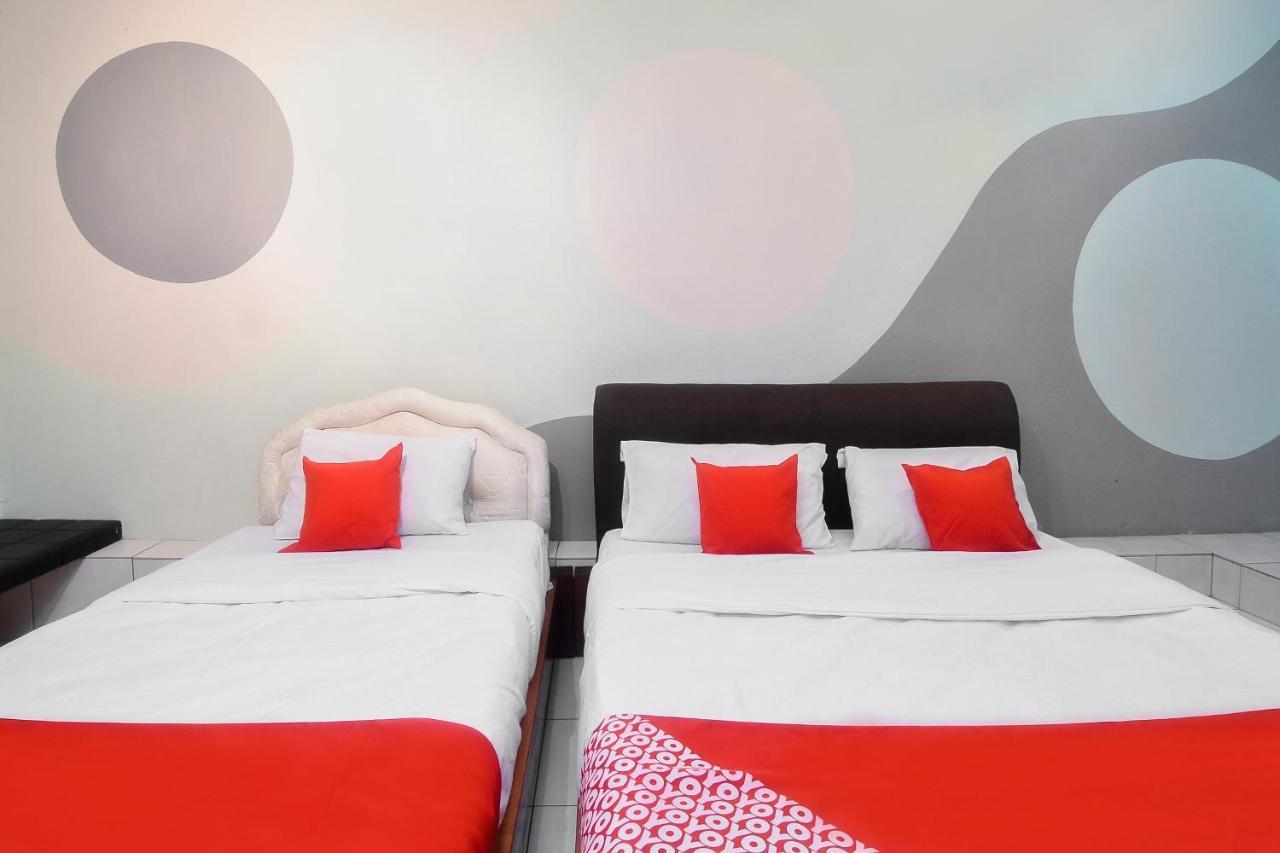 Oyo 44034 Furama Lodging House Kuching Eksteriør billede