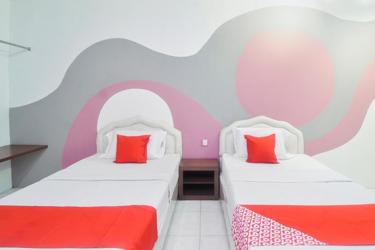 Oyo 44034 Furama Lodging House Kuching Eksteriør billede