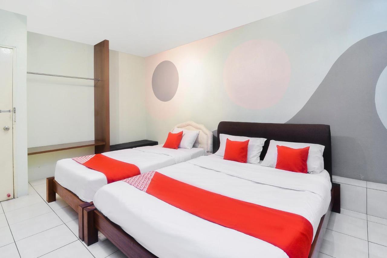 Oyo 44034 Furama Lodging House Kuching Eksteriør billede