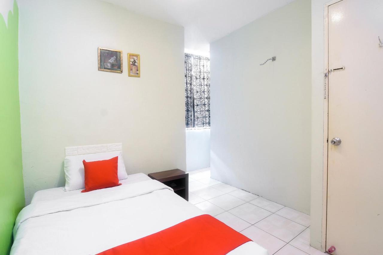 Oyo 44034 Furama Lodging House Kuching Eksteriør billede