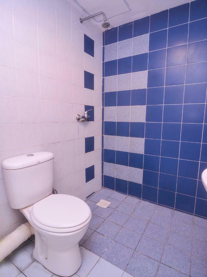 Oyo 44034 Furama Lodging House Kuching Eksteriør billede