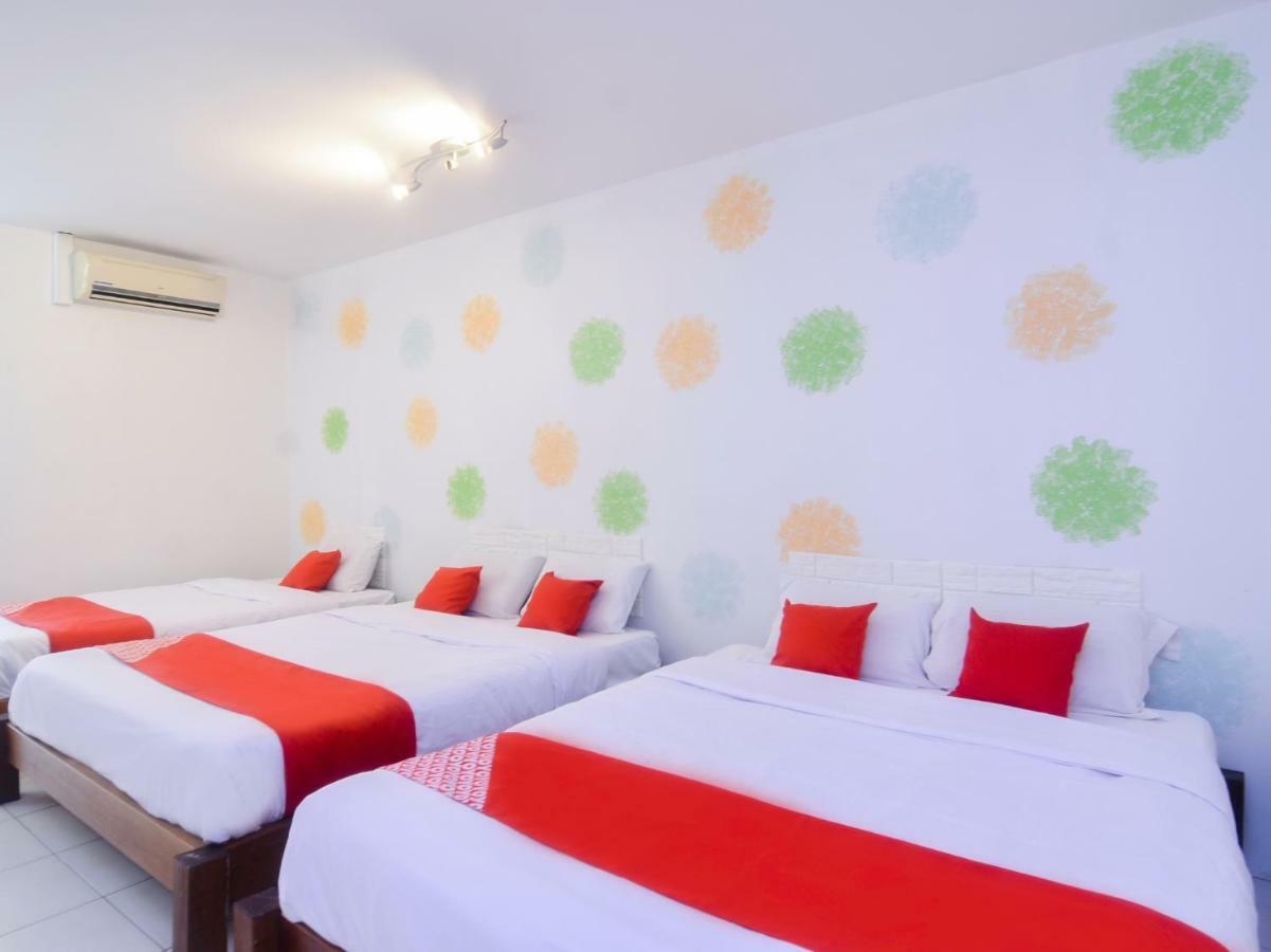 Oyo 44034 Furama Lodging House Kuching Eksteriør billede