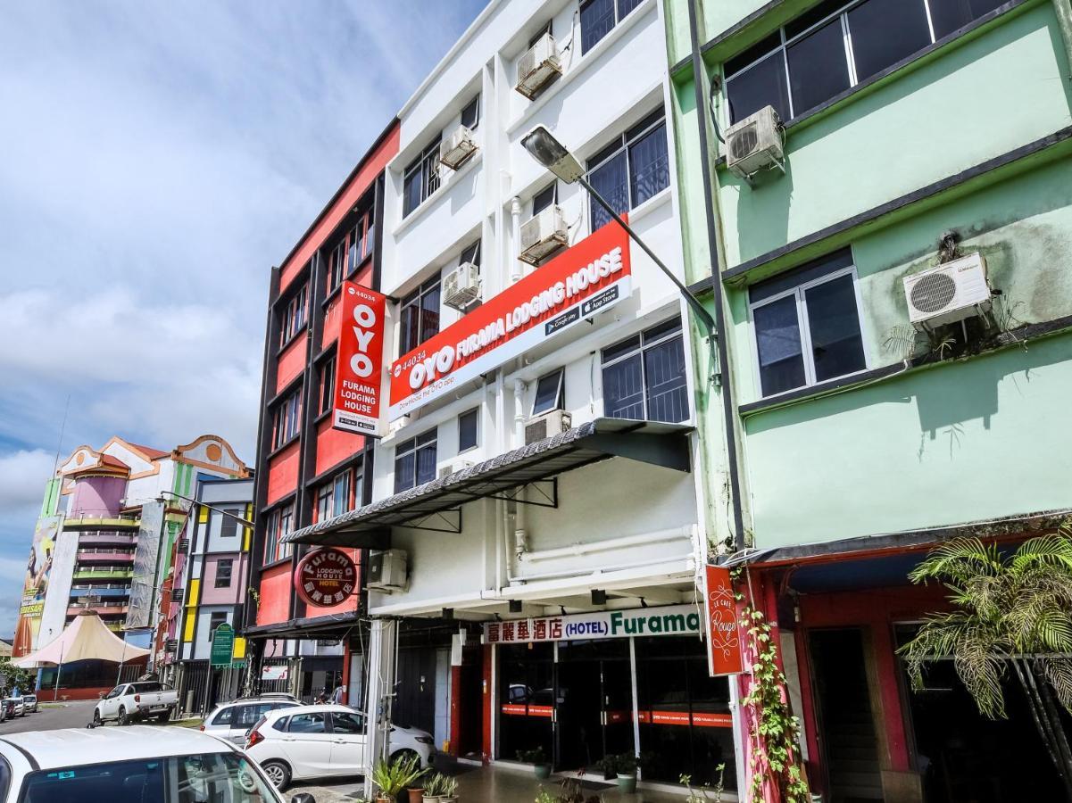 Oyo 44034 Furama Lodging House Kuching Eksteriør billede
