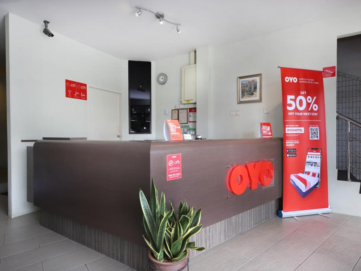Oyo 44034 Furama Lodging House Kuching Eksteriør billede